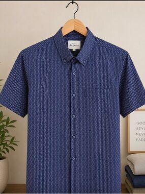 Ben Sherman Men’s Navy Geometric Print Button-Up Shirt Size S